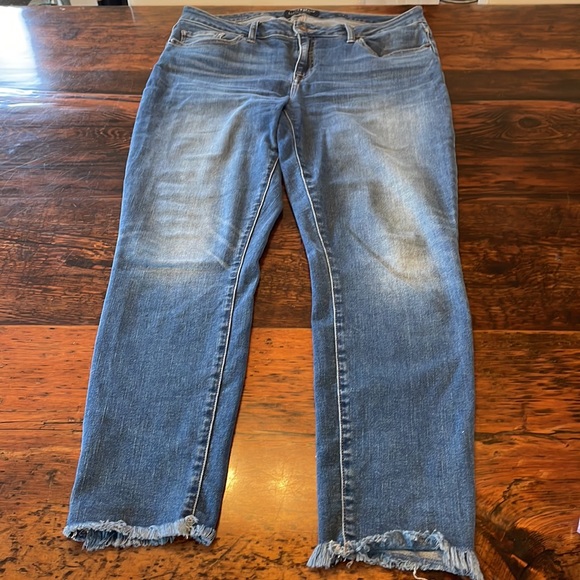 Lucky Brand Lolita Super Skinny Jeans Frayed Edge Size 14 - Picture 3 of 9